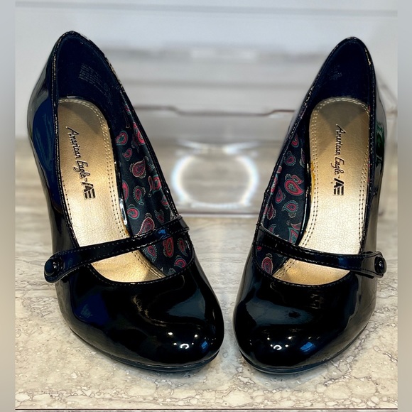 AMERICAN EAGLE black Glossy Shiny Patent Leather 4" Heels w/ Strap. Women Size 6 - Picture 4 of 4
